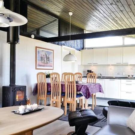 3 Bedroom Beautiful In Hvide Sande Hébergement de vacances