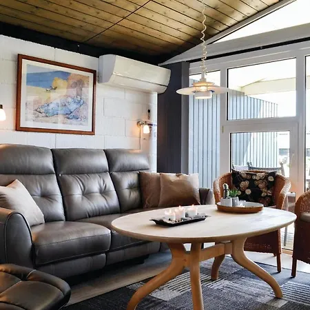 3 Bedroom Beautiful In Hvide Sande בית נופש