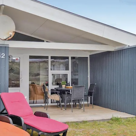 3 Bedroom Beautiful In Hvide Sande Hébergement de vacances Havrvig